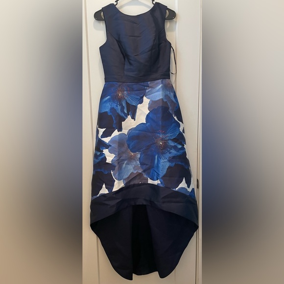 NWT Chi Chi London Floral Print Contrast Dip Hem Midi Dress in Blue - Picture 3 of 7